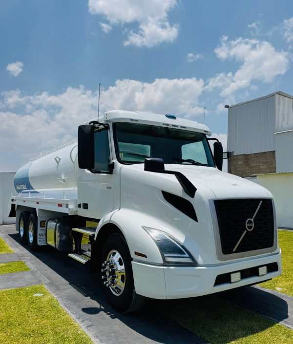 Pipa De Agua 20,000 Litros Camion Torton Volvo 2019