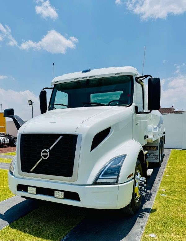 Pipa De Agua 20,000 Litros Camion Torton Volvo 2019 - Image 2