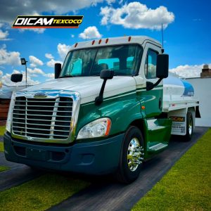 Pipa Agua 10,000 Litros Freightliner Cascadia 2017