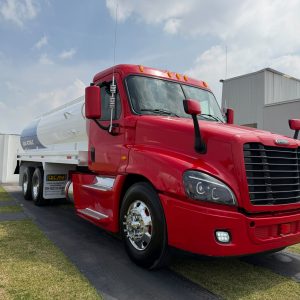 Pipa de agua 20,000 Litros Camion Torton Freightliner Cascadia 2018